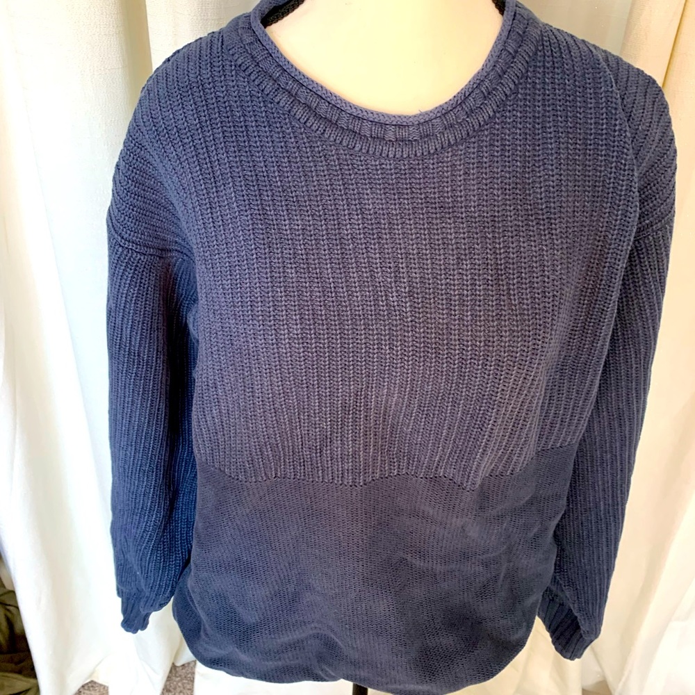 Columbia crew neck sweater